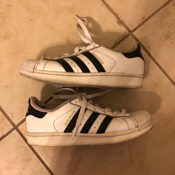 Adidas Superstar Shoe - Picture 2 of 6